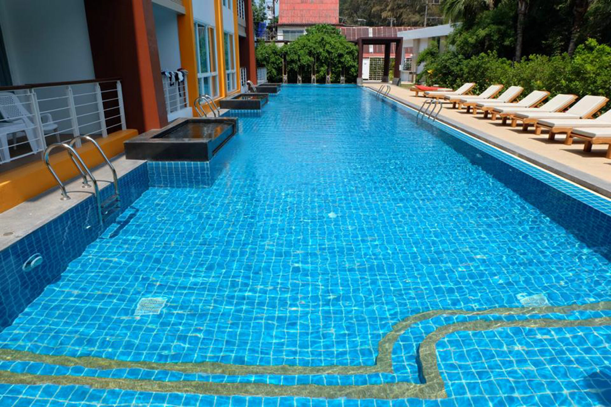 ภูเก็ต ซีวิว รีโซเทล Aparthotel Rawai ภายนอก รูปภาพ